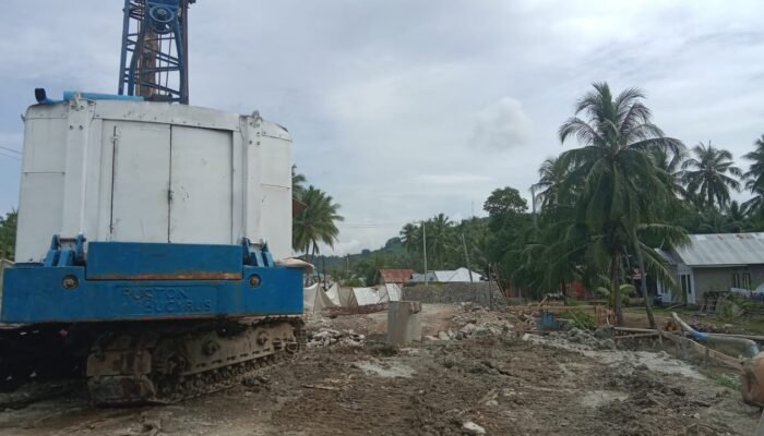 Proyek Jembatan di Desa Tapadaa Terhenti, Kepala Desa Dituding Hambat Pembangunan