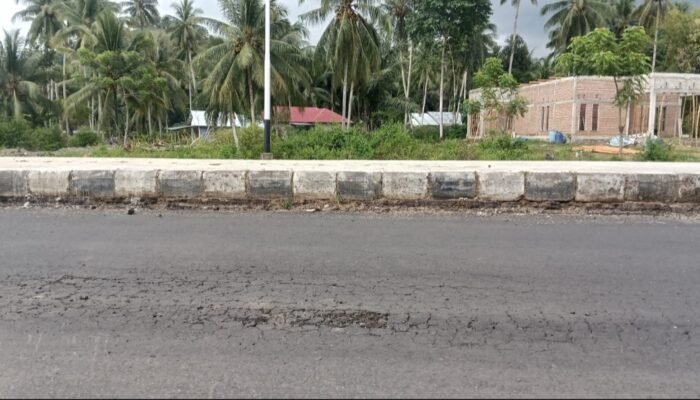 Indikasi Ketidaksesuaian Antar Kualitas Pekerjaan dan Besarnya Anggaran, Proyek Jalan Paguyaman-Tabulo Disorot Publik