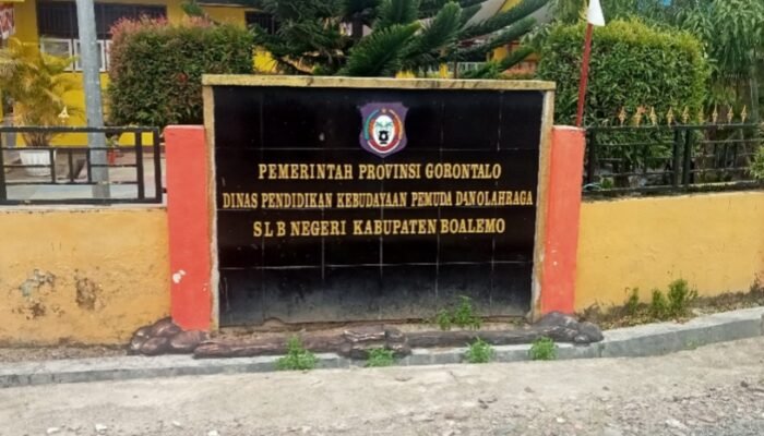 Klarifikasi Soal Pemberitaan, Kepsek Trias: Saya Ingin Bentuk Guru-Guru SLB Boalemo Jadi Pendidik Profesional, Kreatif, dan Inovatif