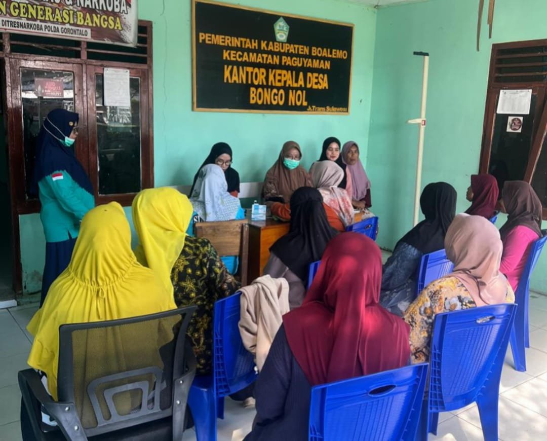 Sebanyak 40 warga penerima bantuan sosial di Dusun Siliwangi Timur, Desa Bongo Nol, mendapatkan layanan cek kesehatan gratis (CKG) dari UPTD Puskesmas Bongo Nol pada Jumat 23 Mei 2025.