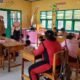 Pihak Puskesmas Bongo Nol melaksanakan kegiatan skrining kesehatan jiwa di SDN 18 Paguyaman yang menyasar siswa kelas 4, 5, dan 6, pada Selasa, 26 Agustus 2025. (Foto: Etnik Media.Id)