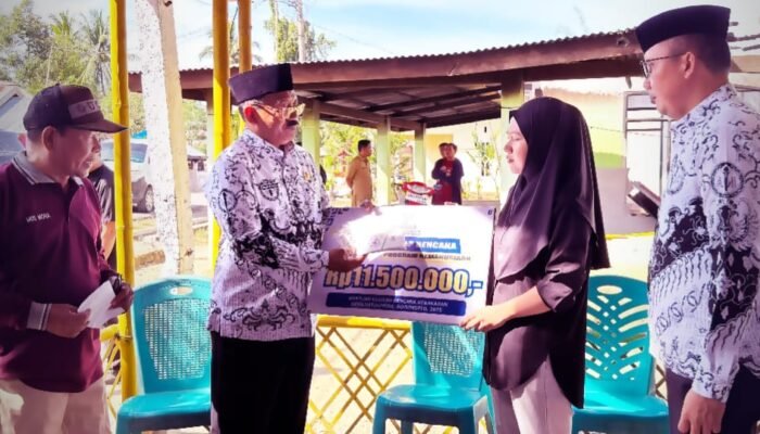 Pemda dan BAZNAS Boalemo Salurkan Bantuan Rp11,5 Juta untuk Korban Kebakaran di Patoameme