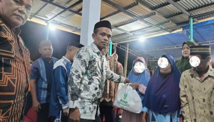 Serahkan Paket Sahur dari Baznas, Mirwan: Pemdes Bakal Pastikan Program Sosial Menyentuh Masyarakat