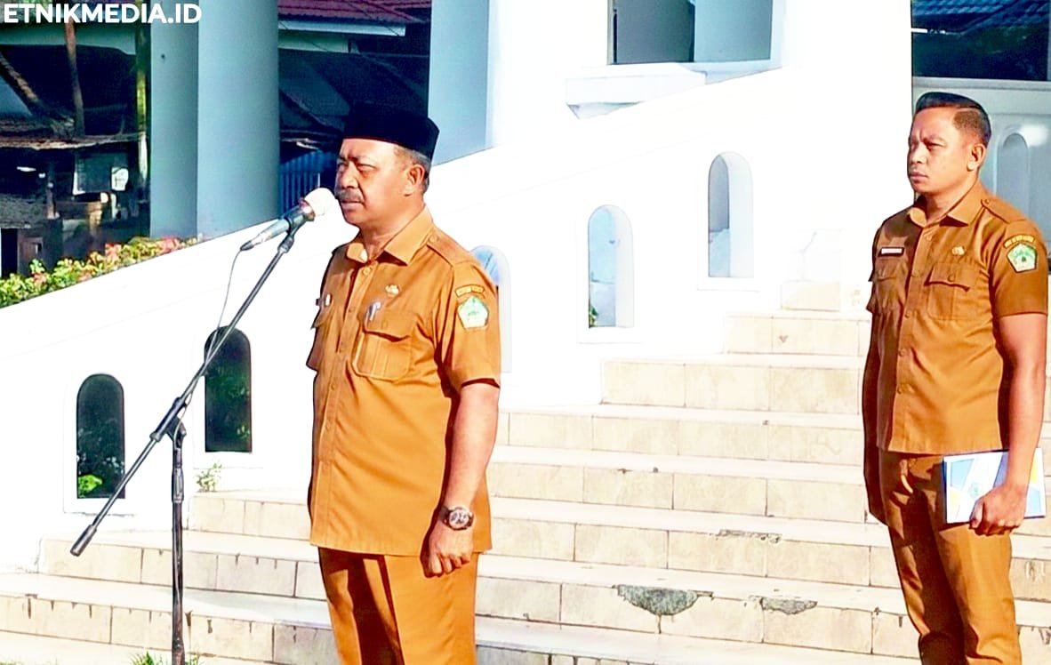 PLT Sekda Kabupaten Boalemo, Sherman Moridu saat memimpin apel awal bulan yang diikuti seluruh ASN dan PPPK dilingkup Pemkab Boalemo, Senin 2 Februari 2026.