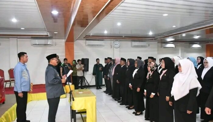 Bupati Rum Pagau Tegaskan Kepala Sekolah Harus Profesional dan Berintegritas
