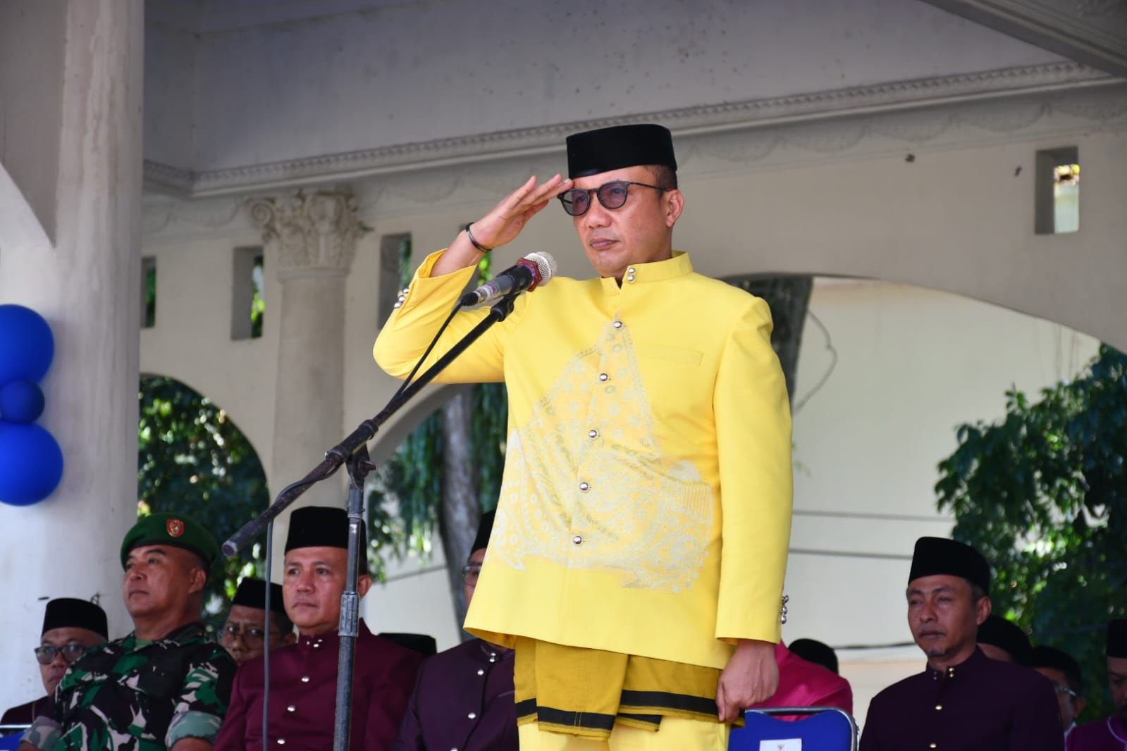 Wakil Bupati Boalemo Lahmuddin Hambali, bertindak sebagai inspektur upacara pada peringatan Hari Pendidikan Nasional (Hardiknas) Tingkat Kabupaten Boalemo Tahun 2026 yang digelar di Alun-Alun Tilamuta, Sabtu 2 Mei 2026. (Foto: Hms Pemda Boalemo)