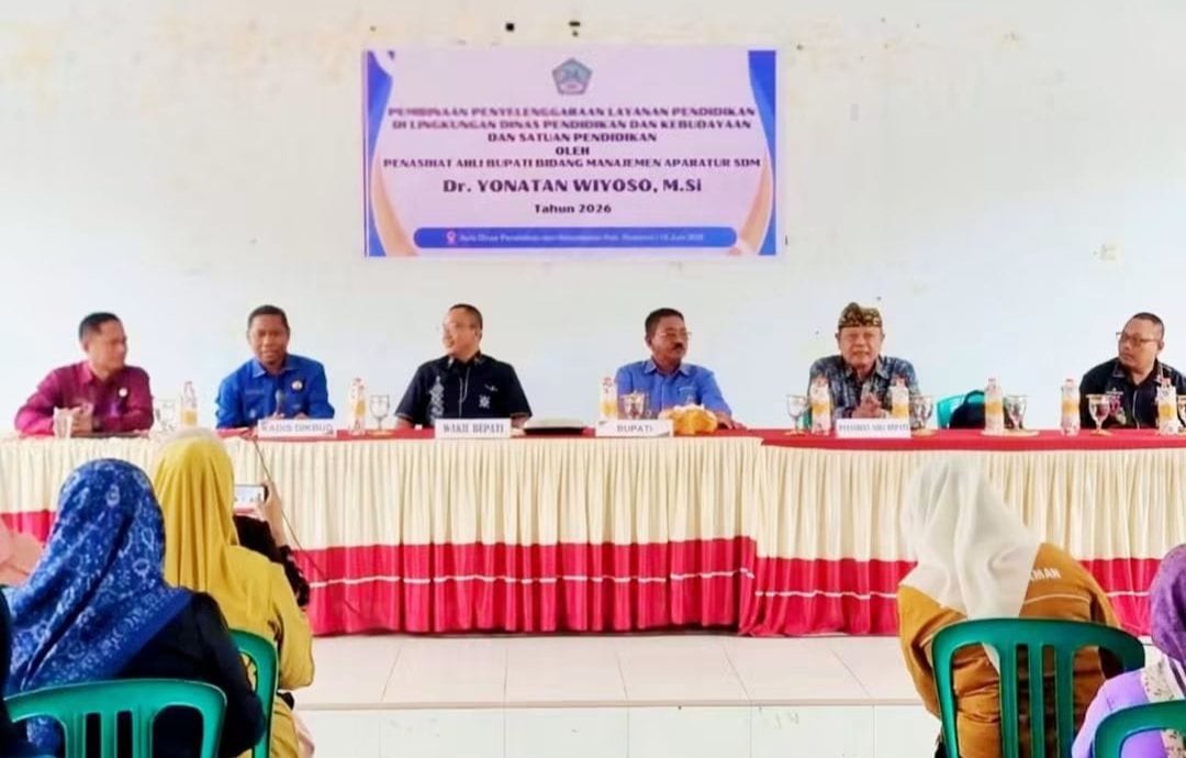 Agenda Forum Pembinaan Strategis yang menghadirkan Penasihat Ahli Bidang Manajemen Aparatur SDM, Dr. Yonatan Wiyoso, M.Si., bertempat di Aula Dinas Pendidikan dan Kebudayaan (Dikbud) Kabupaten Boalemo, Kamis 18 Juni 2026.