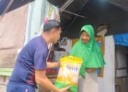 Ringankan Beban Warga Terdampak Musim Kemarau, Polsek Botumoito Salurkan Bantuan Sosial ke Warga Kurang Mampu