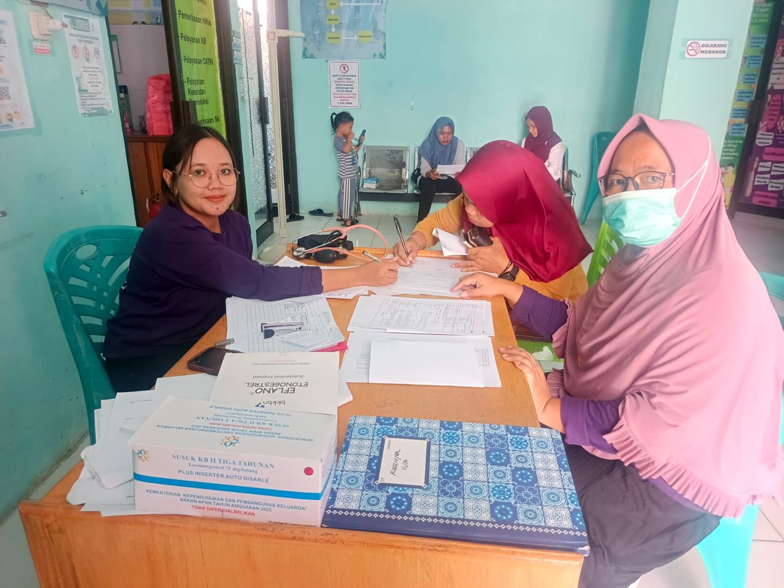 Proses Pelayanan KB di UPTD Puskesmas Bongo Nol, Rabu 16 September 2026.