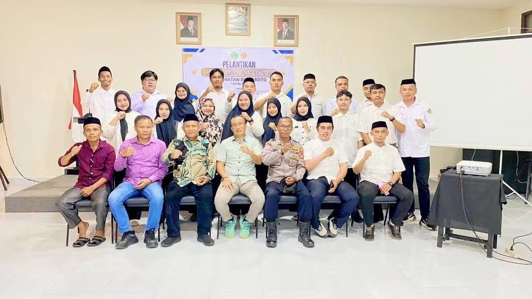 Proses Pengukuhan dan Pelantikan Pengurus Karang Taruna "Tunas Generasi" Kecamatan Botumoito pada Jumat 9 Mei 2026.