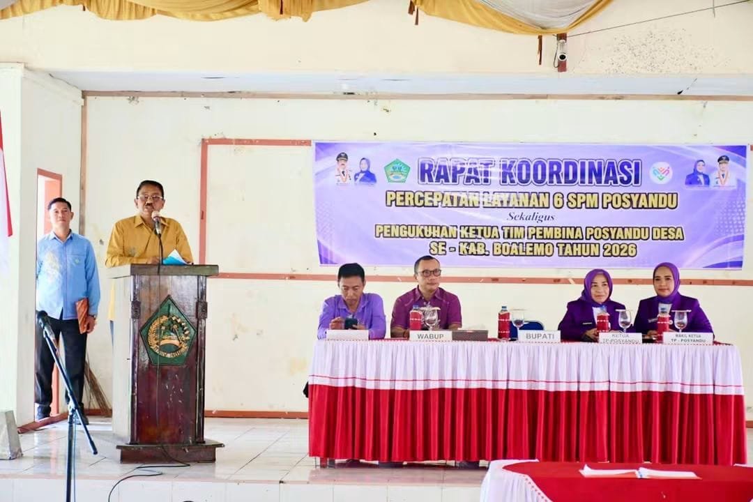 Bupati Boalemo, Rum Pagau, saat membuka Rapat Koordinasi Percepatan Layanan Enam Standar Pelayanan Minimal (SPM) Posyandu yang dirangkaikan dengan Pengukuhan Ketua Tim Pembina Posyandu Desa se-Kabupaten Boalemo Tahun 2026, bertempat di Pendopo Kantor Bupati Boalemo, Kamis 7 Mei 2026.